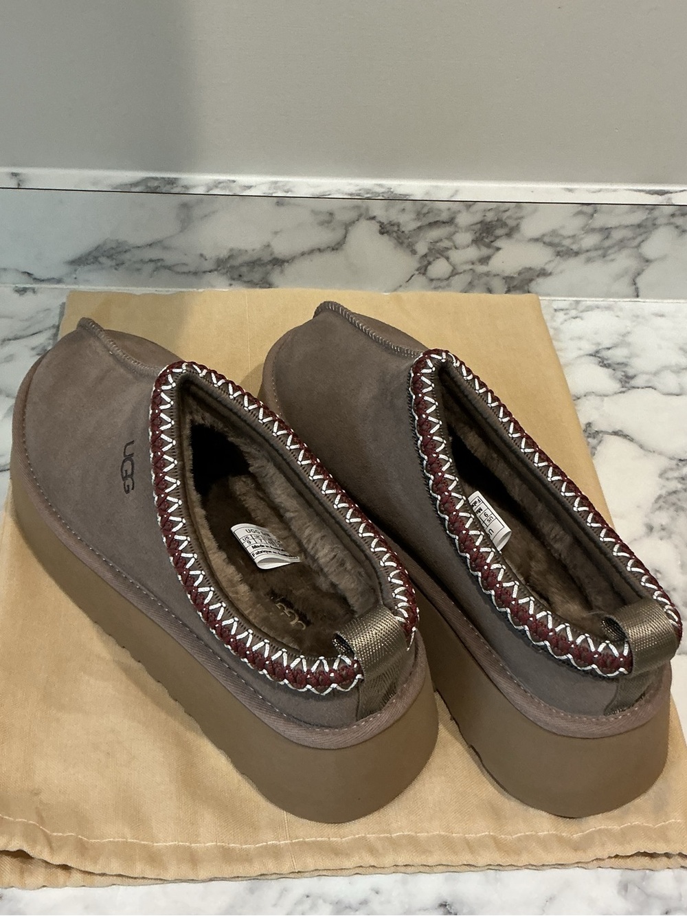UGG Women’s Tazz II Taupe Suede Slip-On Loafers with Contrast Stitching SIZE 9 - Picture 2 of 4